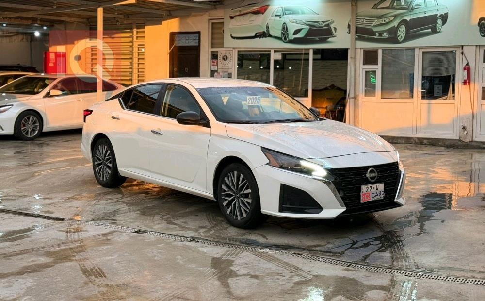 نيسان ألتيما